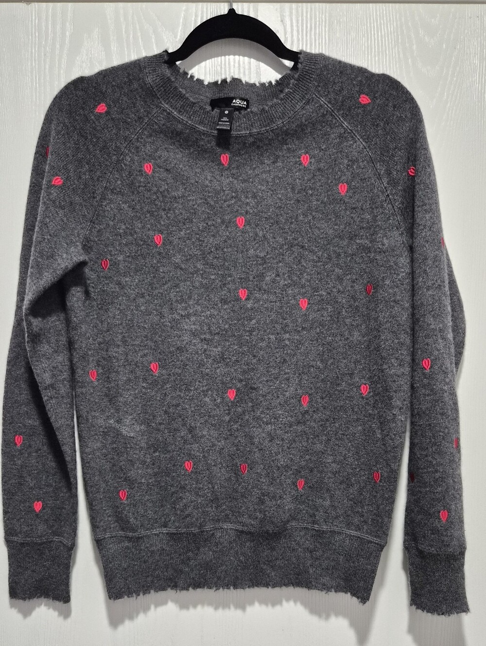 AQUA Cashmere Charcoal Gray With Red Embroidered Hearts Sweater Size Small